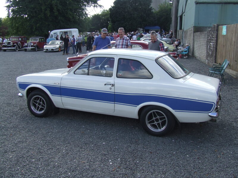 Ford Escort RS 2000 considered at the time as the leader of the sporty saloon pack.